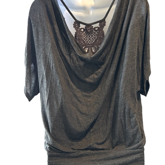 Naked Zebra Gray Top With Banded Hem Short Sleeves Crochet Detail on Back Large - Picture 4 of 8